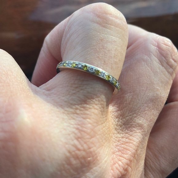 18KT WHITE GOLD CANARY/WHITE DIAMOND VS RING - Picture 5 of 5